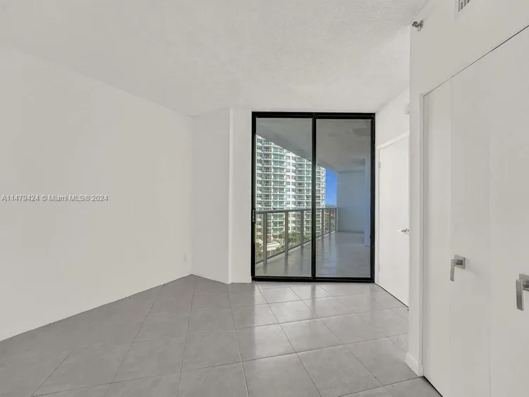 Hamptons West #710 image #40