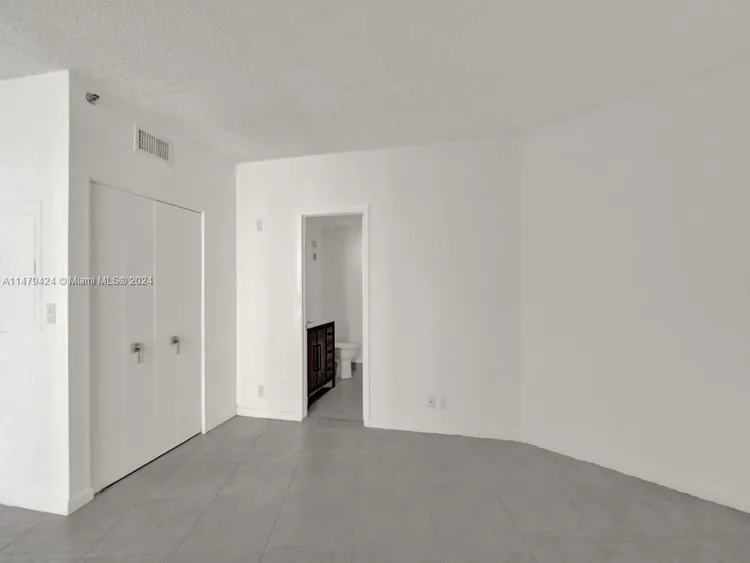 Hamptons West #710 image #42