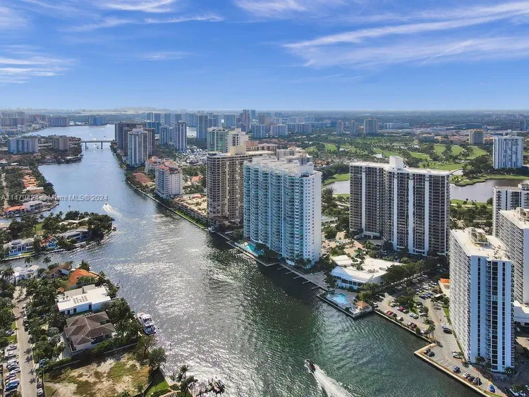 Hamptons West #710 image #50