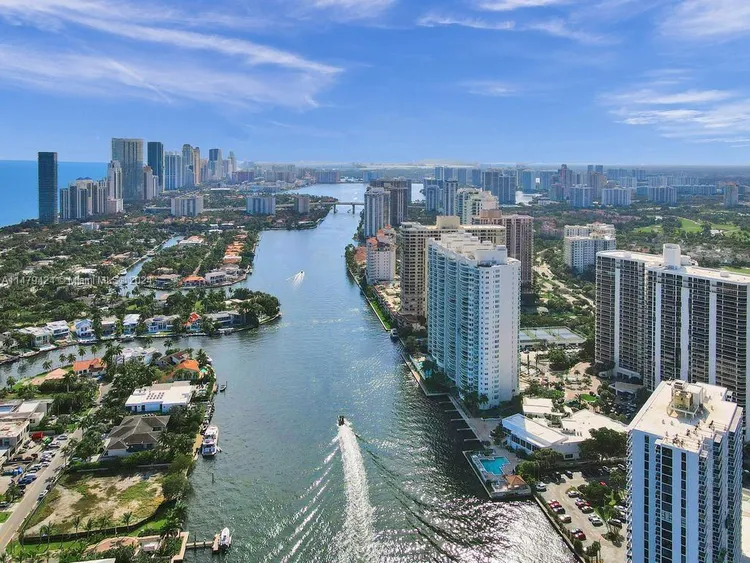 Hamptons West #710 image #51