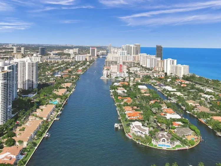 Hamptons West #710 image #52