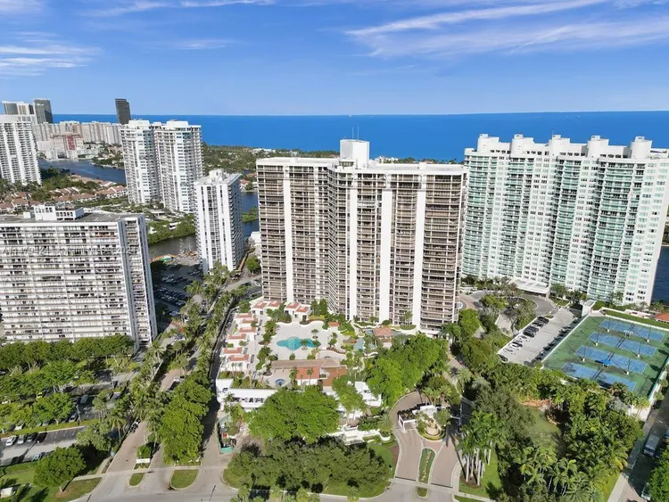 Hamptons West #710 image #60