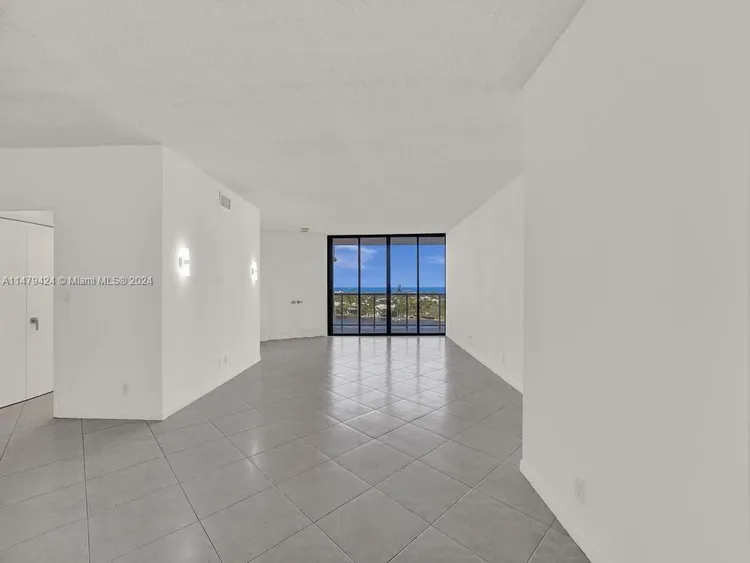 Hamptons West #710 image #8