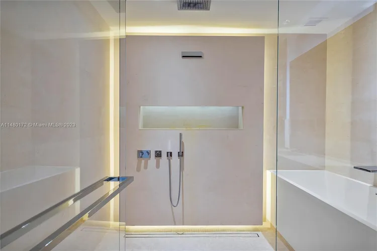 1 Hotel & Homes #PH-1607 image #19