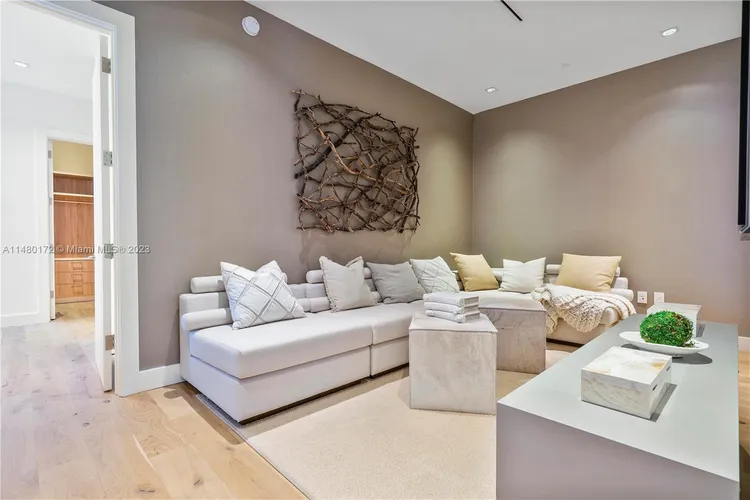 1 Hotel & Homes #PH-1607 image #23