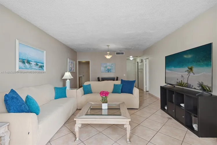 Alexander Towers #918 image #7