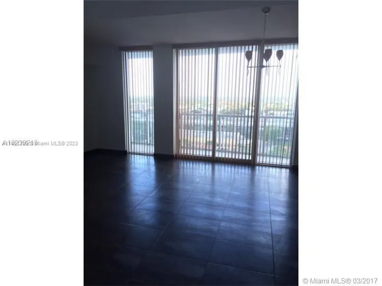 Latitude #1400 image #11