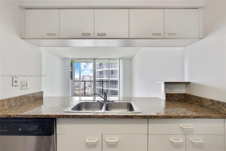 Bay Parc #34N image #10