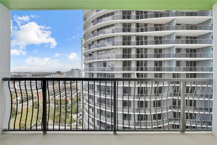 Bay Parc #34N image #15