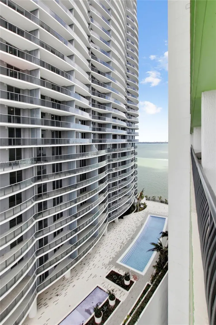 Bay Parc #34N image #18