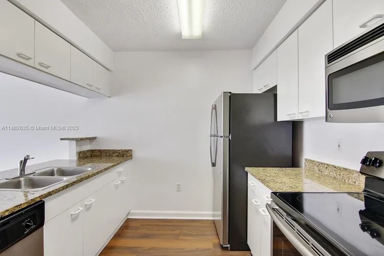 Bay Parc #34N image #19