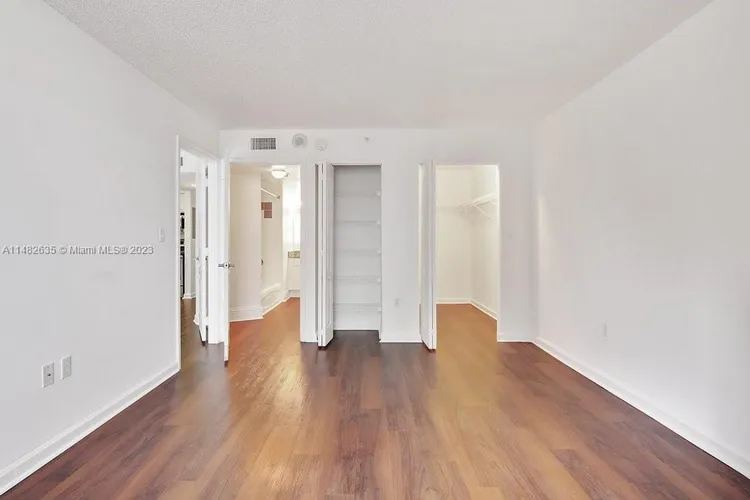 Bay Parc #34N image #24