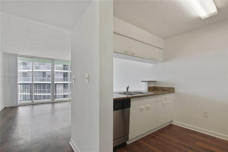 Bay Parc #34N image #7