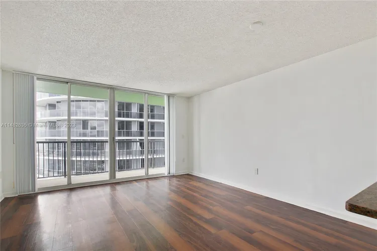 Bay Parc #34N image #8