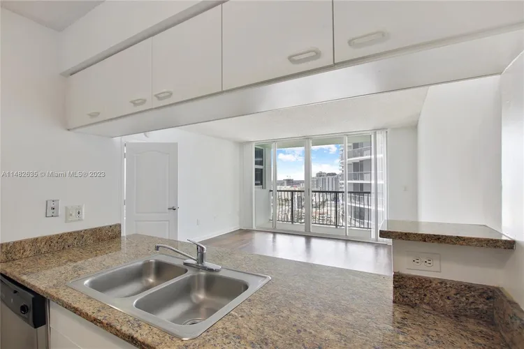 Bay Parc #34N image #9