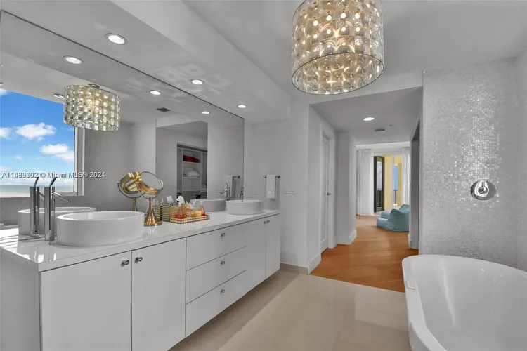 Sayan #2601 image #26