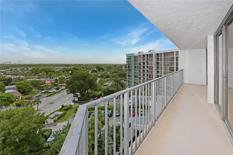 Towers of Oceanview East #931 image #26