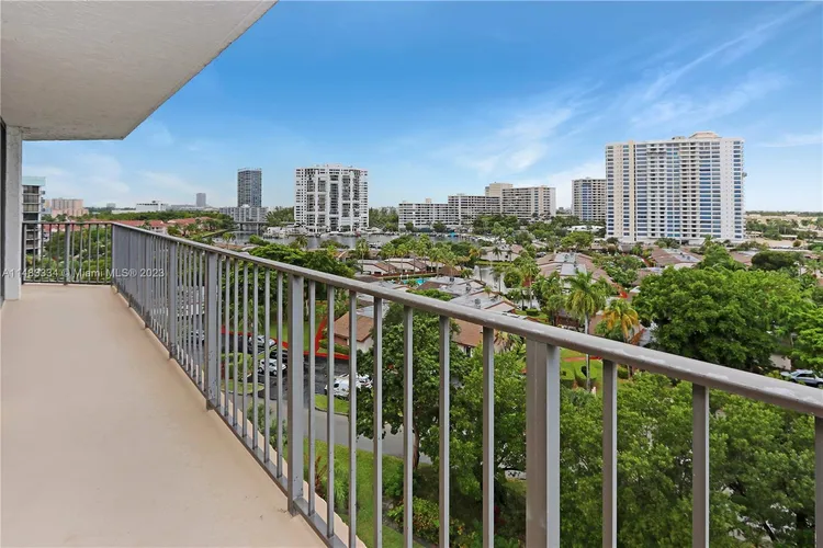 Towers of Oceanview East #931 image #28