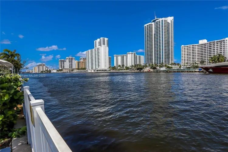 Towers of Oceanview East #931 image #30