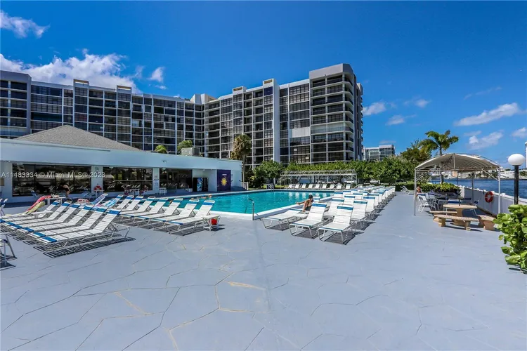 Towers of Oceanview East #931 image #34