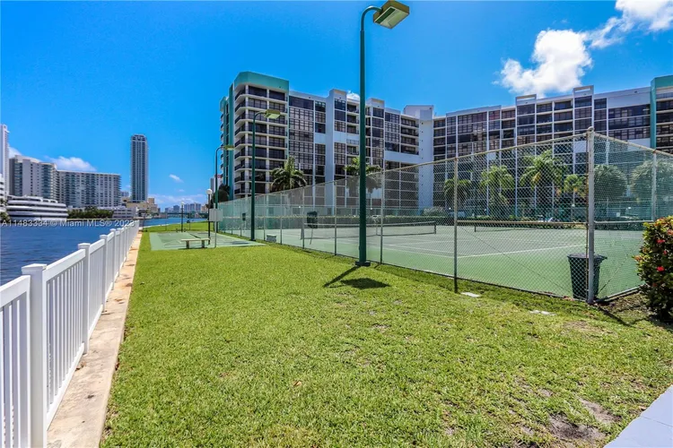 Towers of Oceanview East #931 image #37