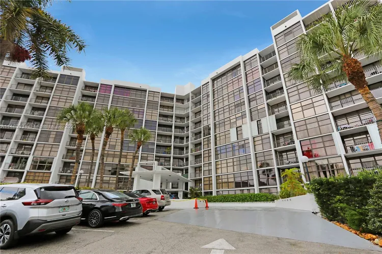 Towers of Oceanview East #931 image #40