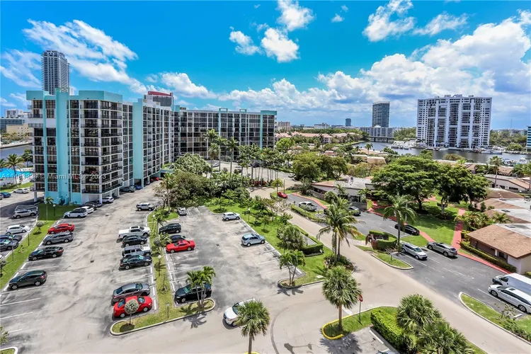 Towers of Oceanview East #931 image #47