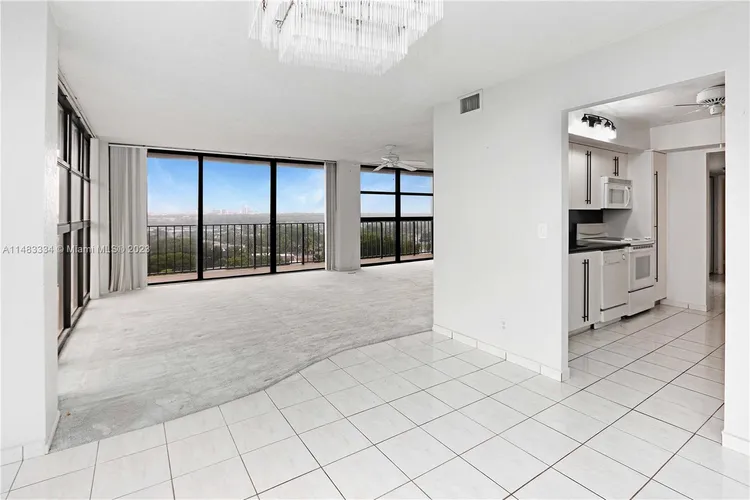 Towers of Oceanview East #931 image #6