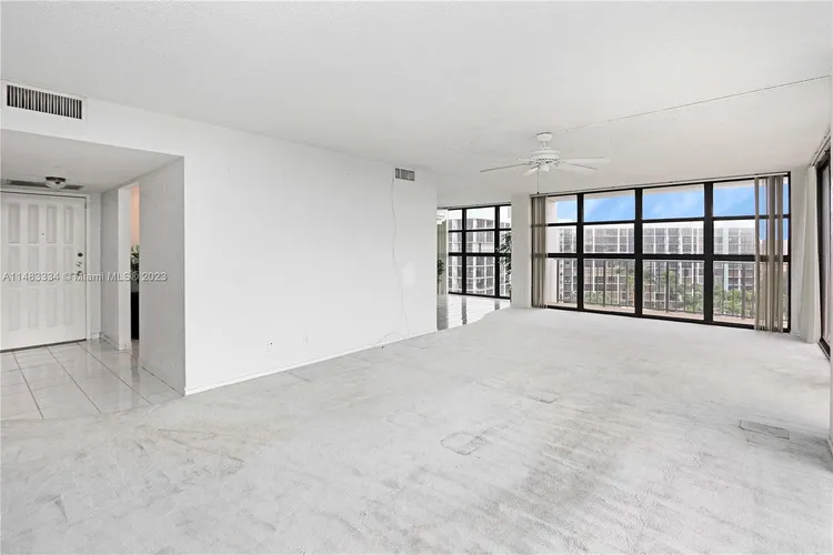 Towers of Oceanview East #931 image #9