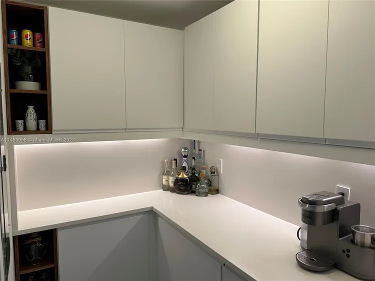 SLS Lux Brickell #3810 image #21