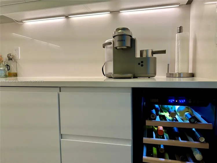 SLS Lux Brickell #3810 image #25