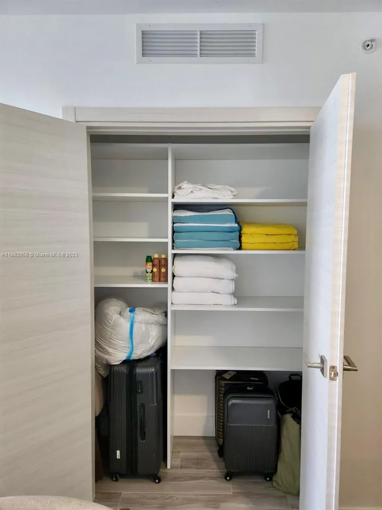 SLS Lux Brickell #3810 image #31