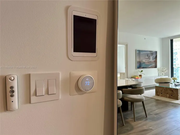 SLS Lux Brickell #3810 image #32