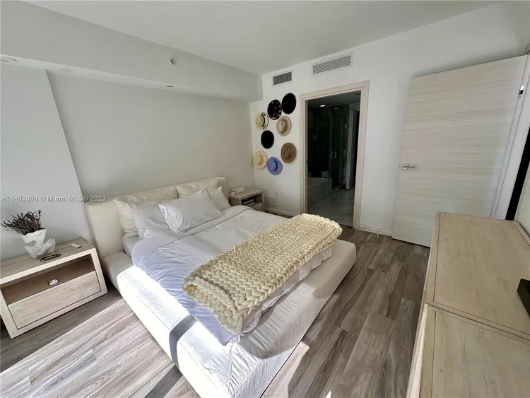 SLS Lux Brickell #3810 image #7