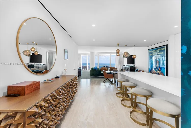 The Surf Club Four Seasons Hotel And Residences #S-409 image #14