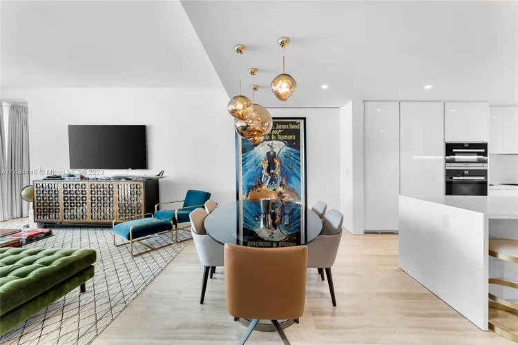 The Surf Club Four Seasons Hotel And Residences #S-409 image #18