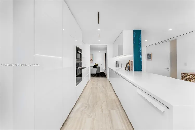 The Surf Club Four Seasons Hotel And Residences #S-409 image #21