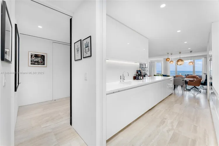 The Surf Club Four Seasons Hotel And Residences #S-409 image #23