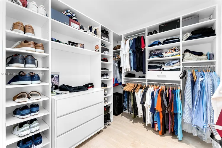 The Surf Club Four Seasons Hotel And Residences #S-409 image #39