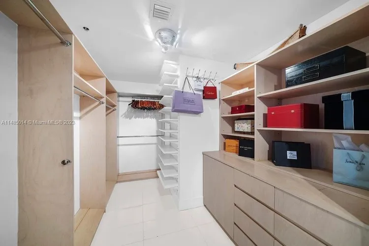 Villa Regina Condo #1803 image #21