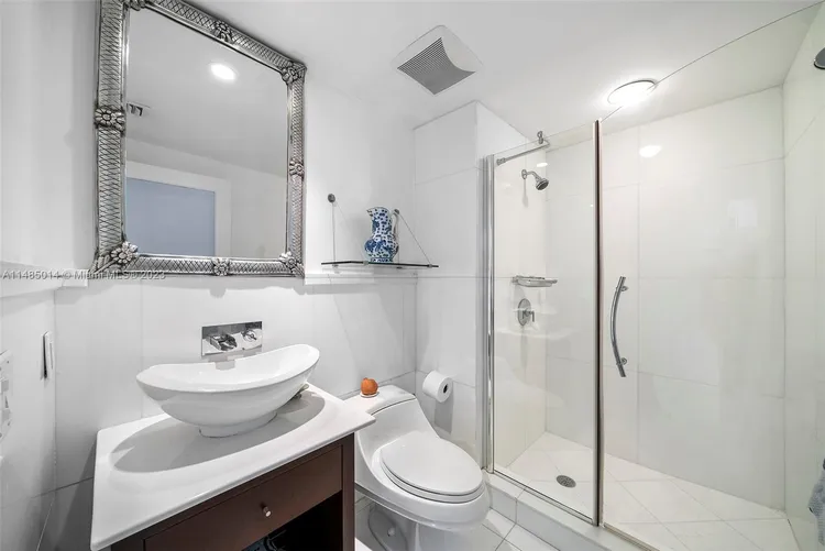 Villa Regina Condo #1803 image #23