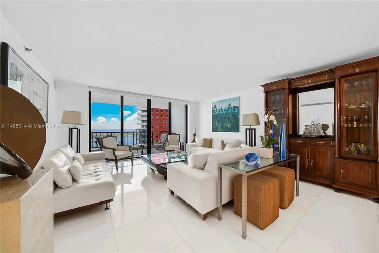 Villa Regina Condo #1803 image #29