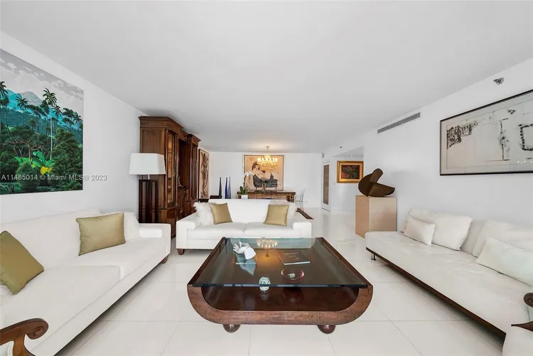 Villa Regina Condo #1803 image #31