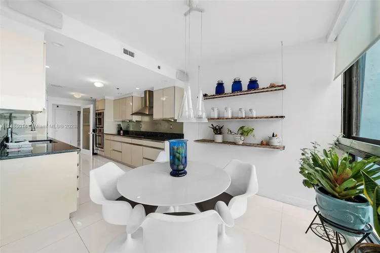 Villa Regina Condo #1803 image #34