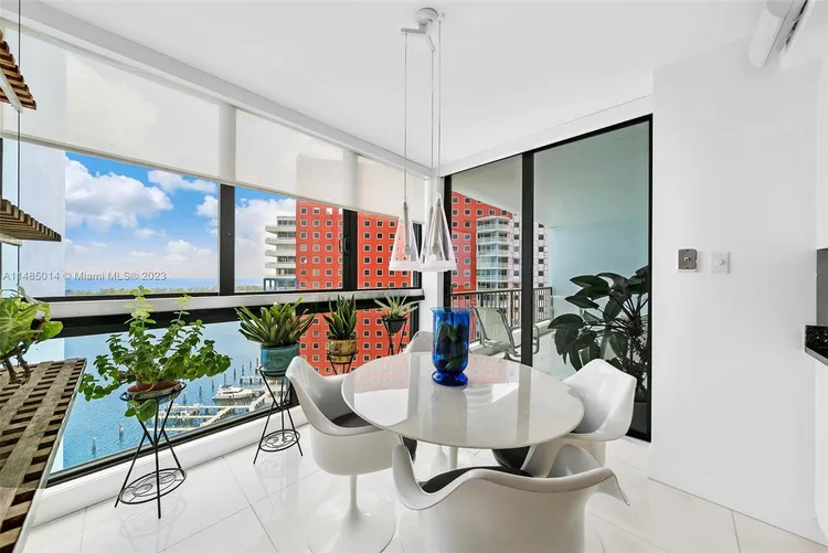 Villa Regina Condo #1803 image #35