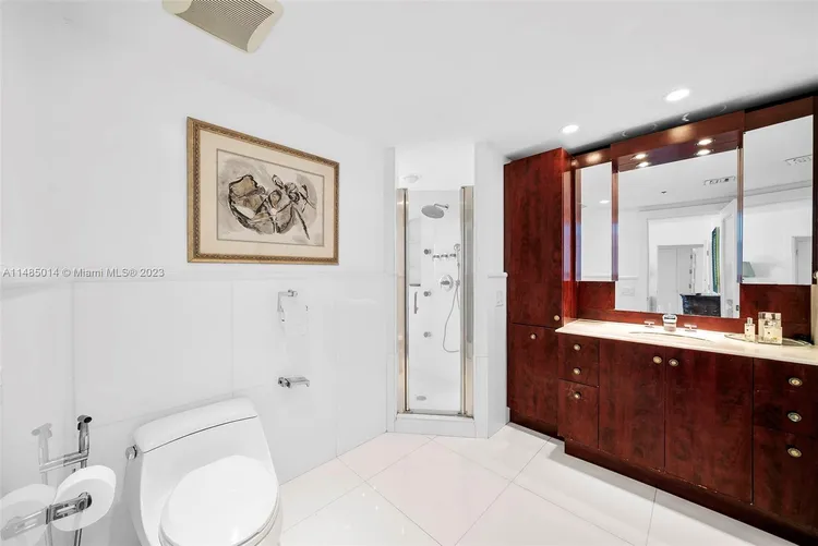 Villa Regina Condo #1803 image #39