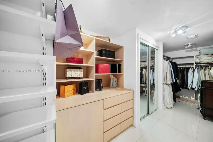 Villa Regina Condo #1803 image #42