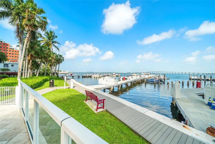 Villa Regina Condo #1803 image #47