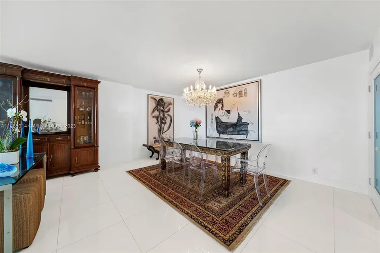 Villa Regina Condo #1803 image #7