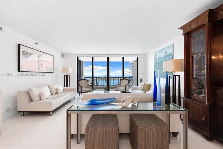 Villa Regina Condo #1803 image #8